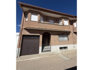 Marín Lara Gestión Inmobiliaria vende impresionante casa en Sonseca (Toledo)