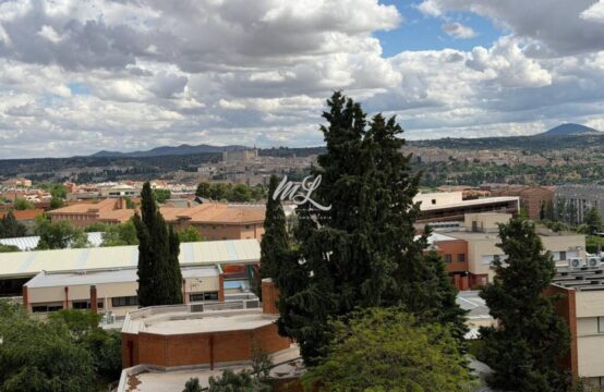 Marín Lara Vende piso en una de las mejores urbanizaciones de Toledo.