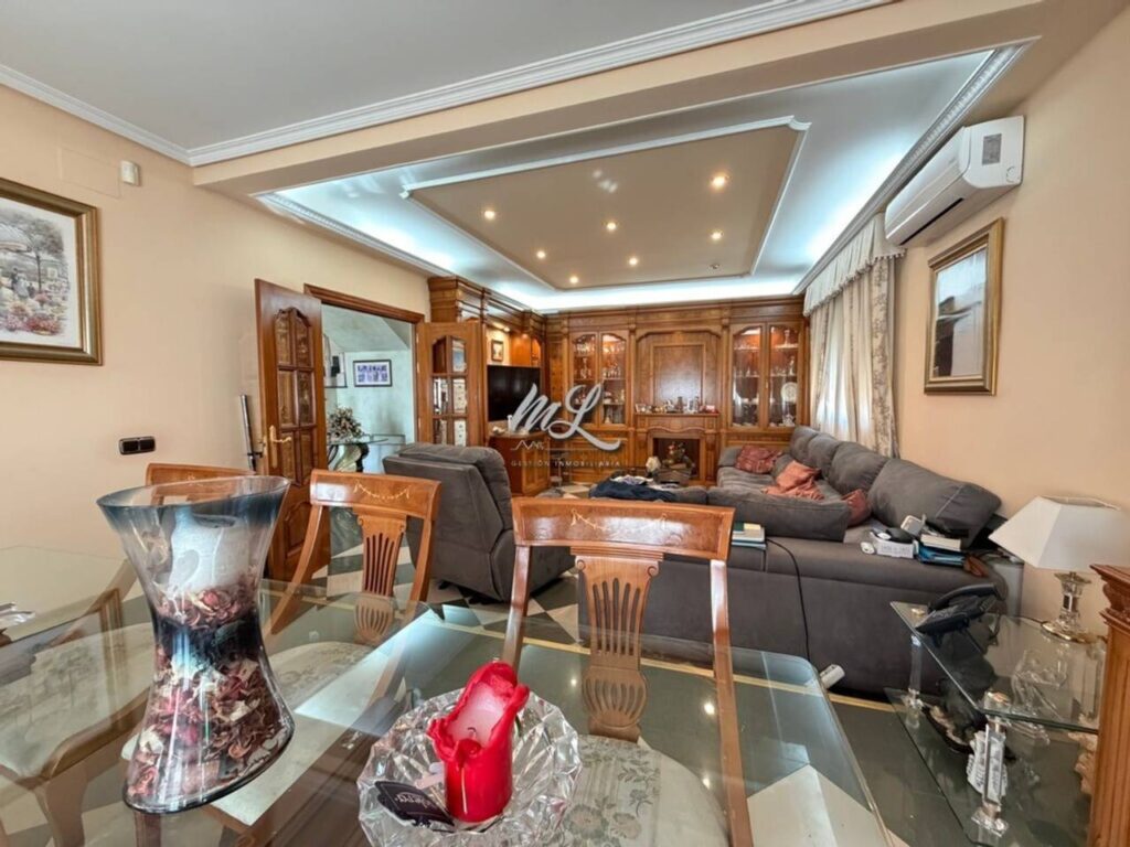 Marín Lara gestión inmobiliaria vende Magnifico Chalet en la Urbanización Las Nieves. - imagen 10