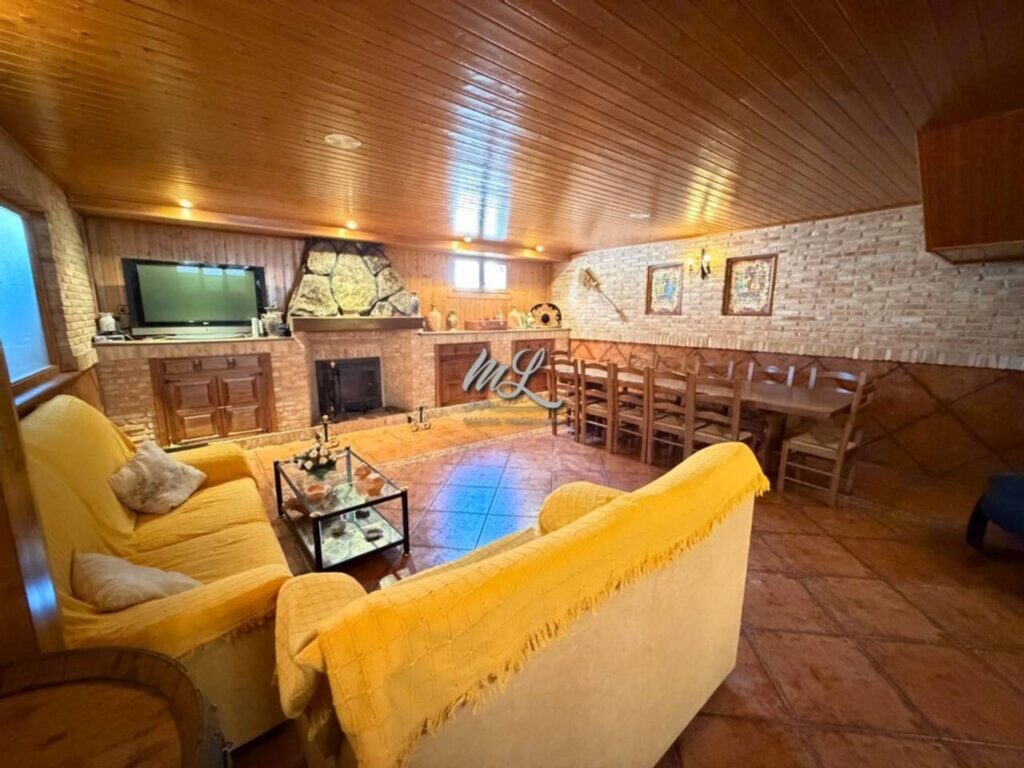 Marín Lara gestión inmobiliaria vende Magnifico Chalet en la Urbanización Las Nieves. - imagen 9