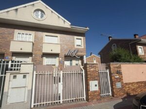 SE VENDE CHALET EN BURGUILLOS DE TOLEDO